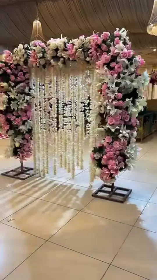 Film of the reception counter and guest welcome area